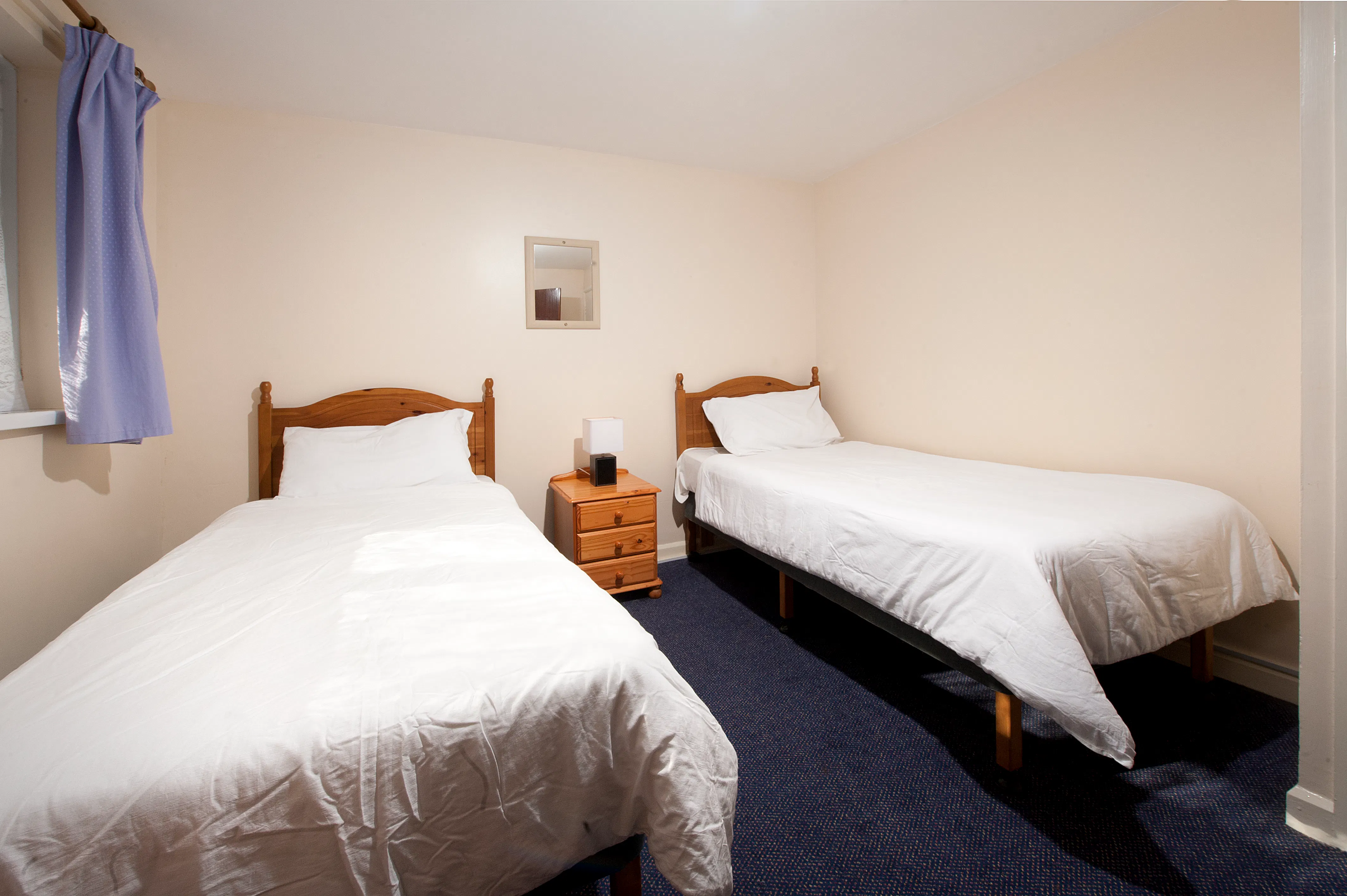Twin Bedroom | Holiday Apartments