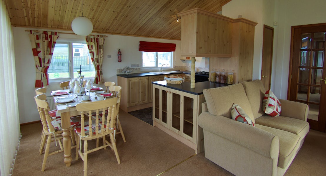 Dining Area | 3 Bed Silver Lodge