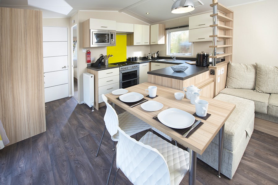 Holiday Lodge | Kitchen &amp;amp; Dining Area
