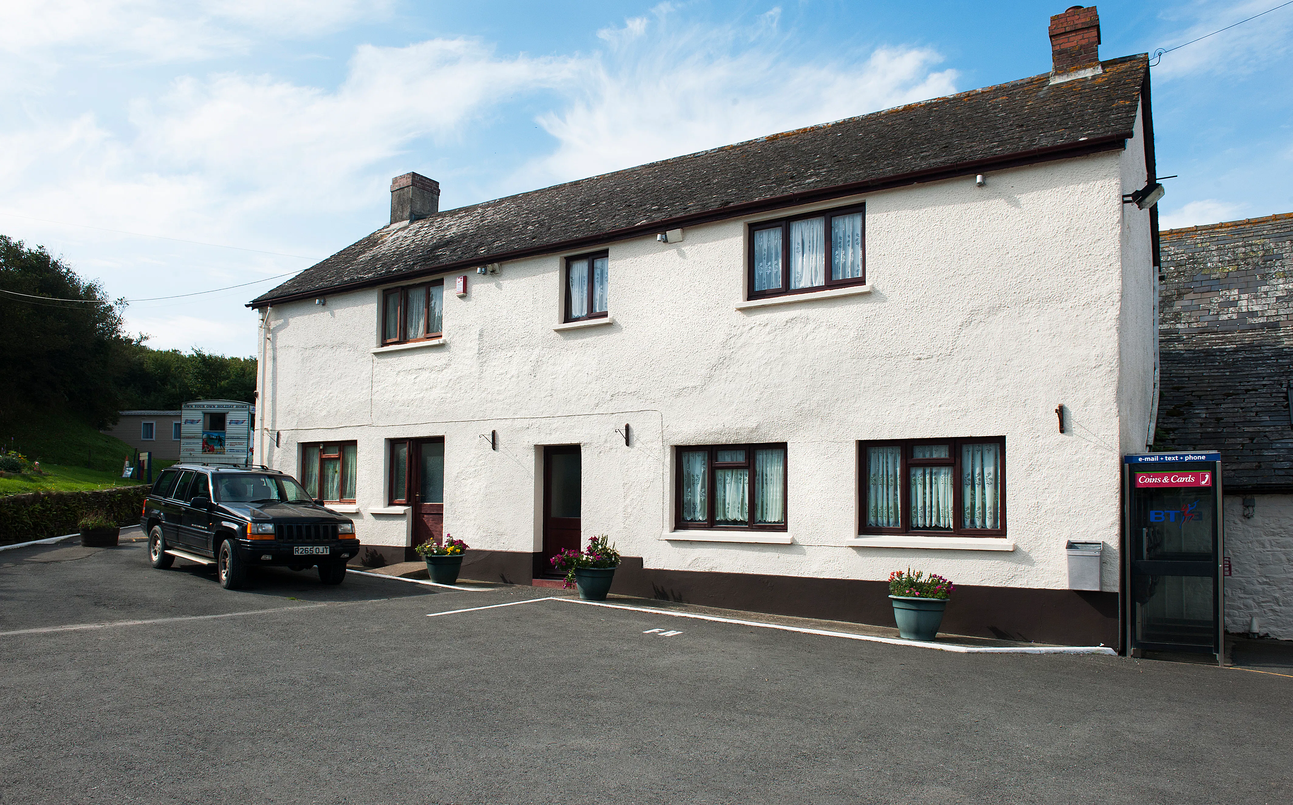 Farmhouse cottage accommodation Cornwall