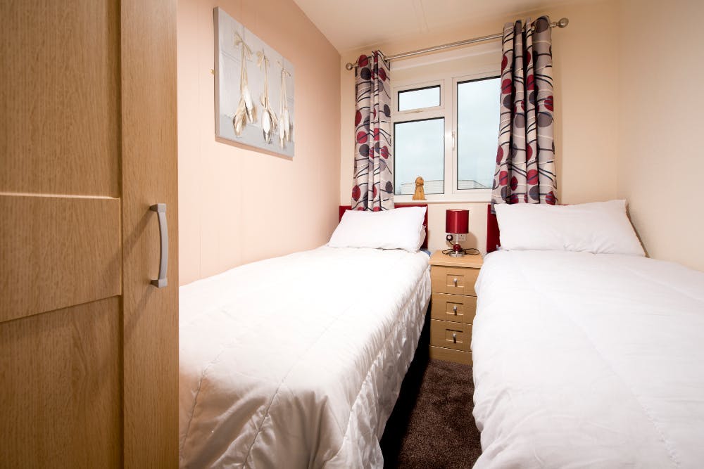 Twin bedroom ¦  Somerset holiday park