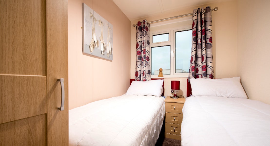 Twin bedroom ¦  Somerset holiday park