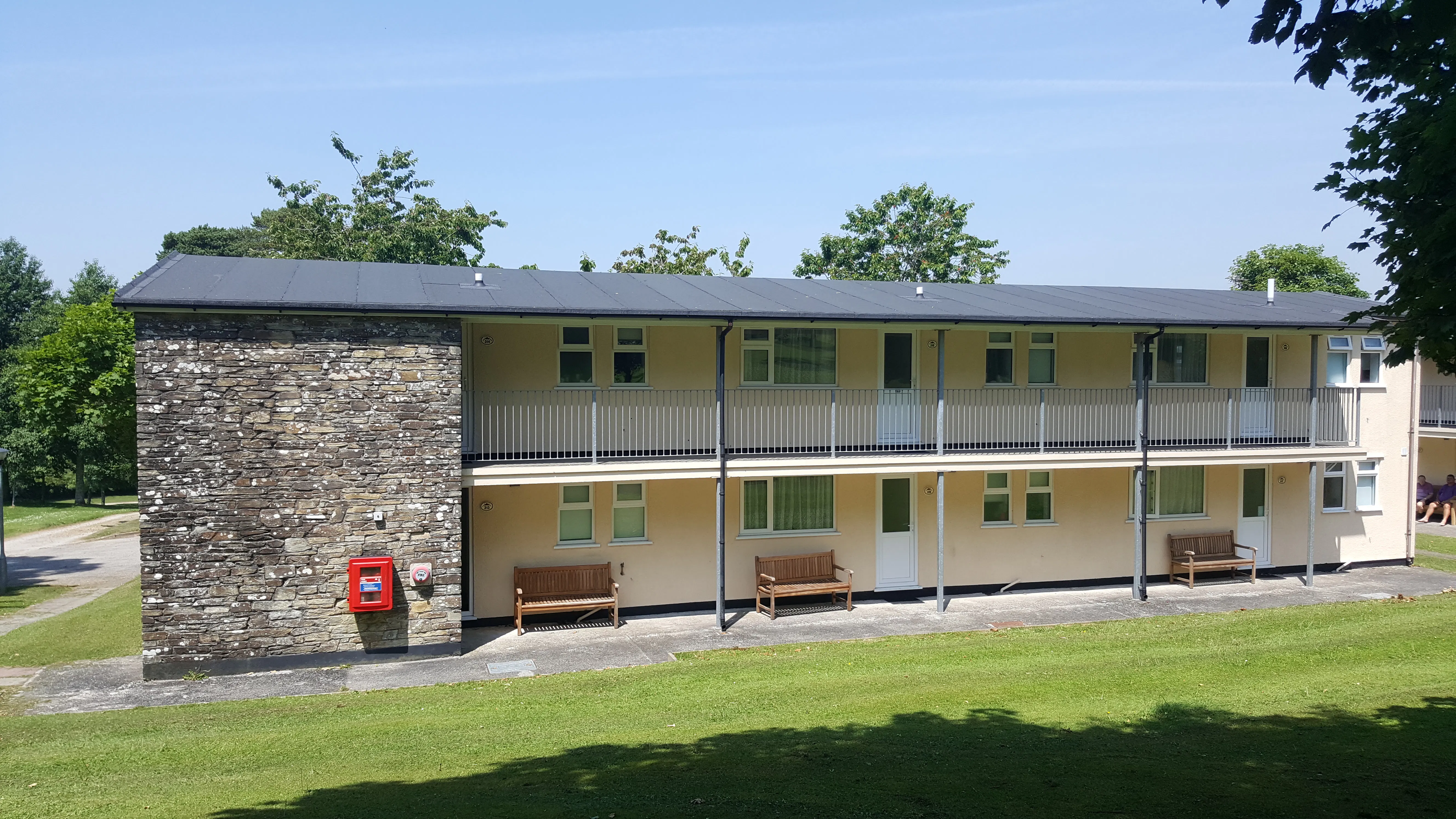 Exterior ¦ 2 bedroom silver apartment