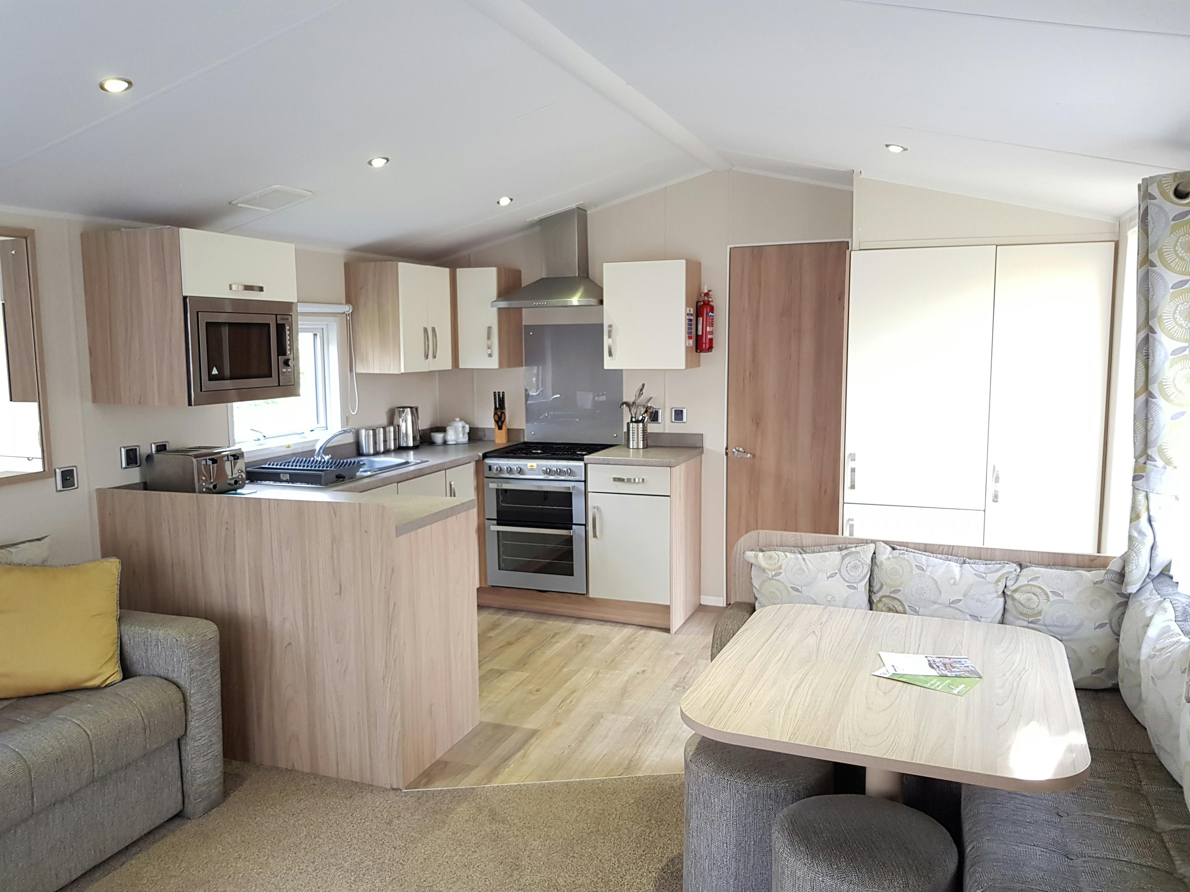 2 Bed Gold Caravan Lodge Pet ¦ St Ives Holiday Village