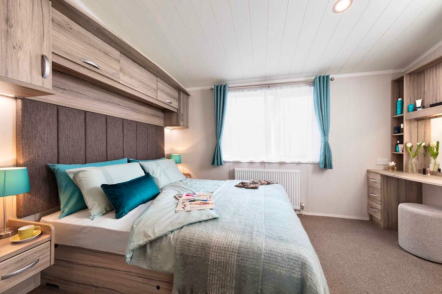 Bedroom ¦ 2 Bed Platinum + Caravan Lodge