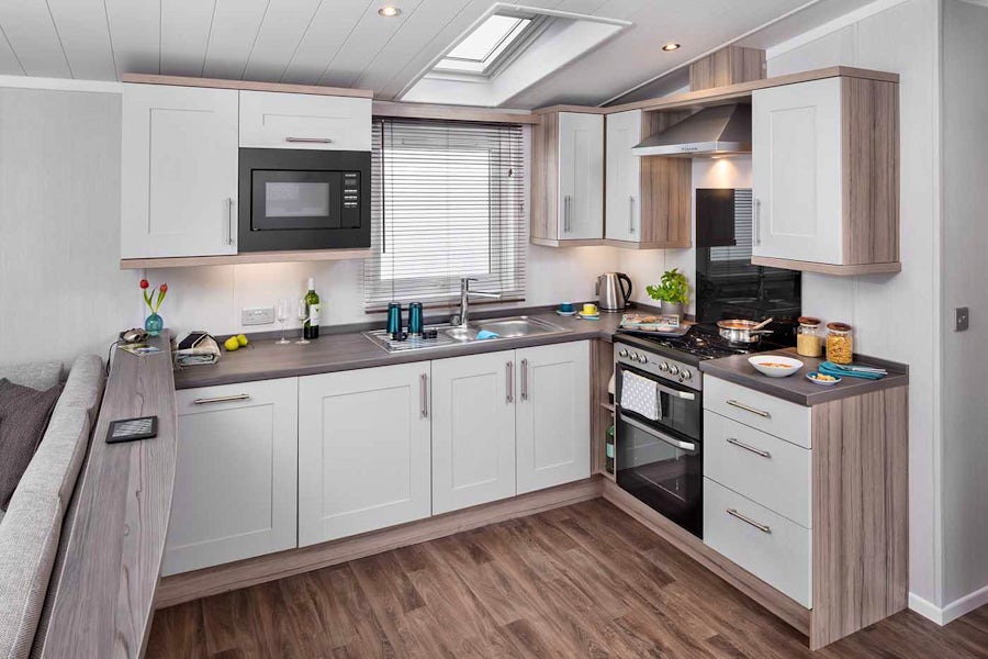 Kitchen ¦ 2 Bed Platinum + Caravan Lodge