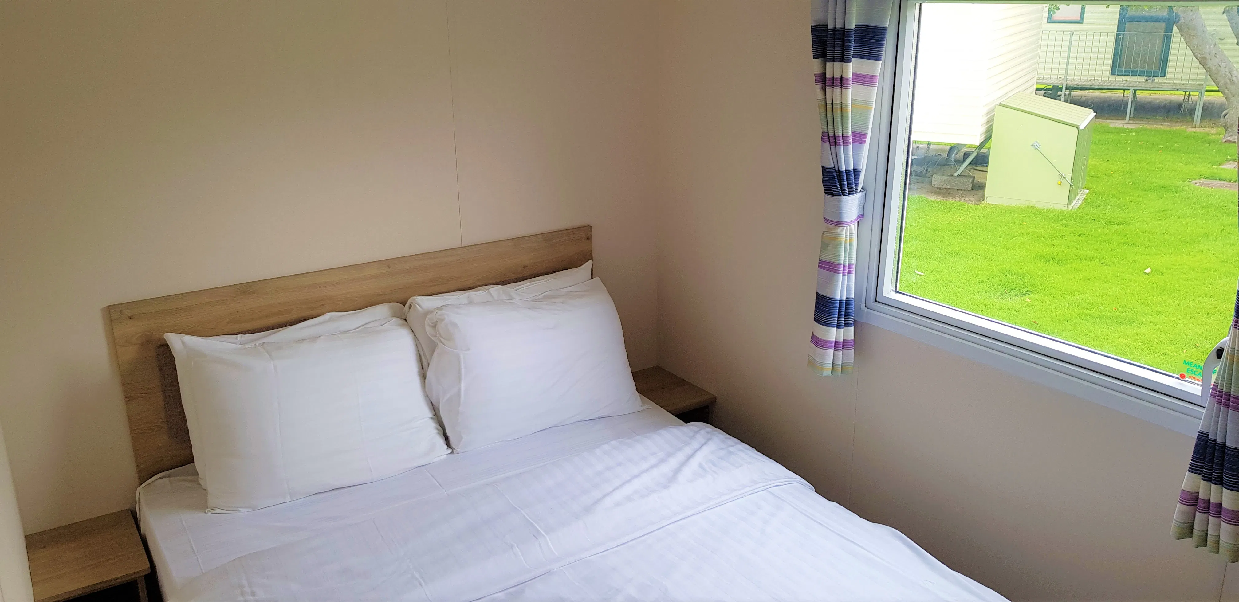 Bedroom ¦ 2 bed gold compact caravan