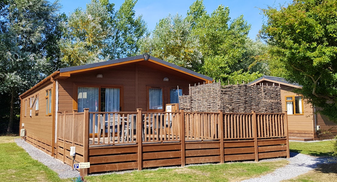 Gold Hot Tub Lodge