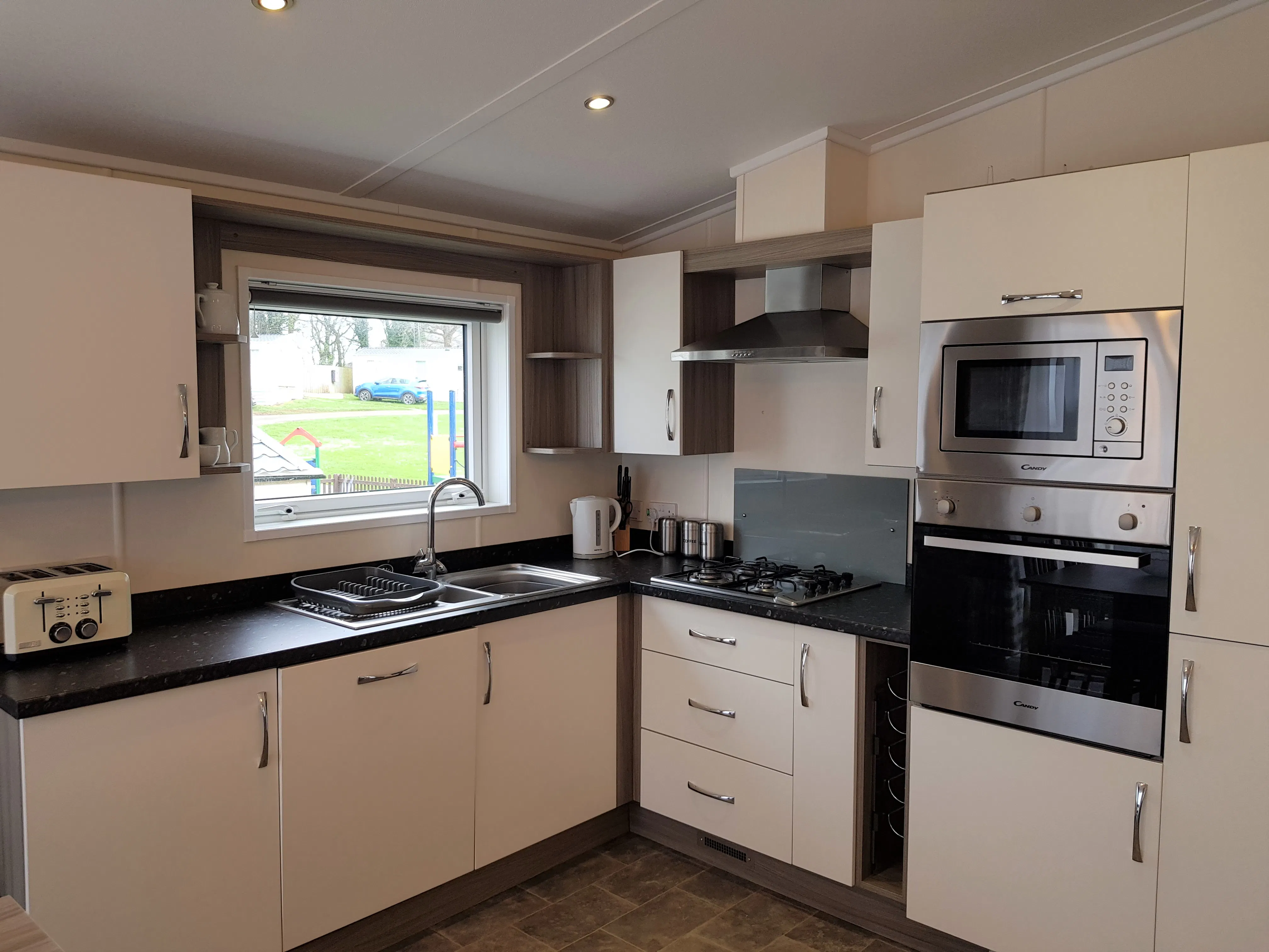 Kitchen ¦ 2 bed platinum lodge