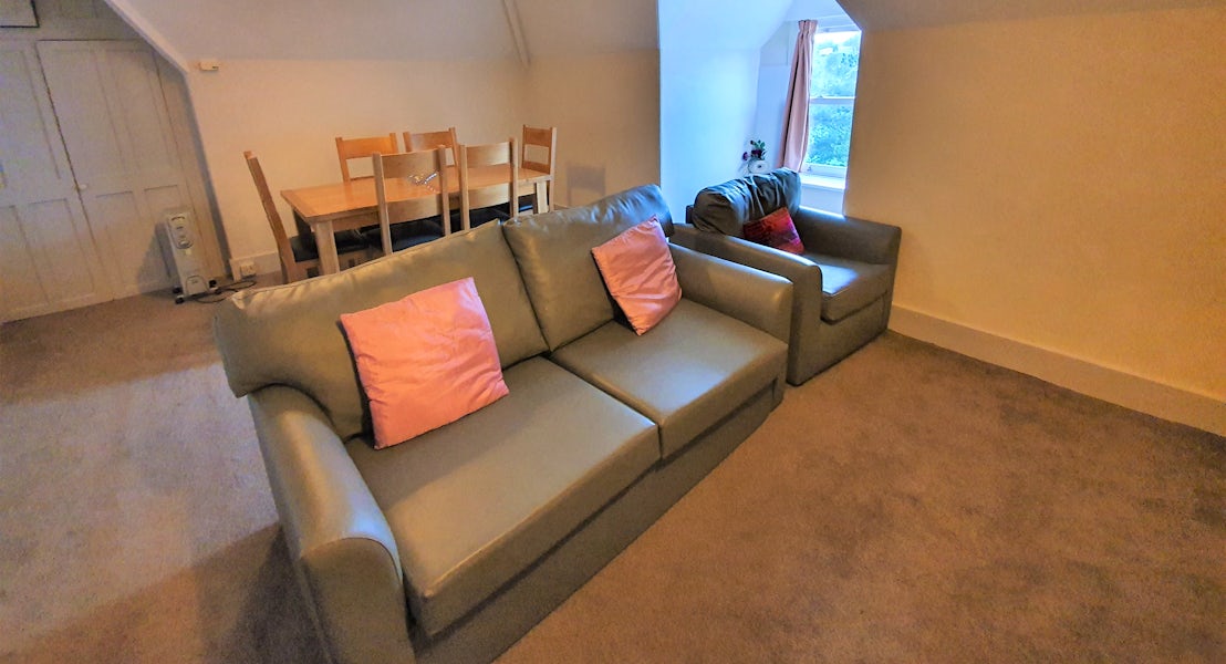 Lounge ¦ 2 bed manor apartment