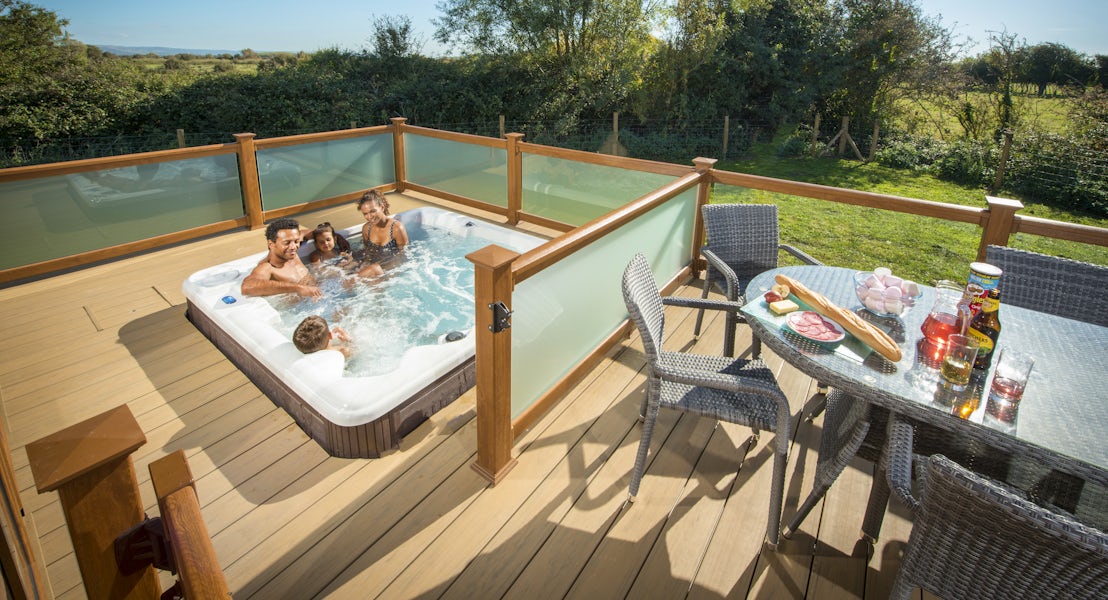 Exterior ¦ hot tub lodge