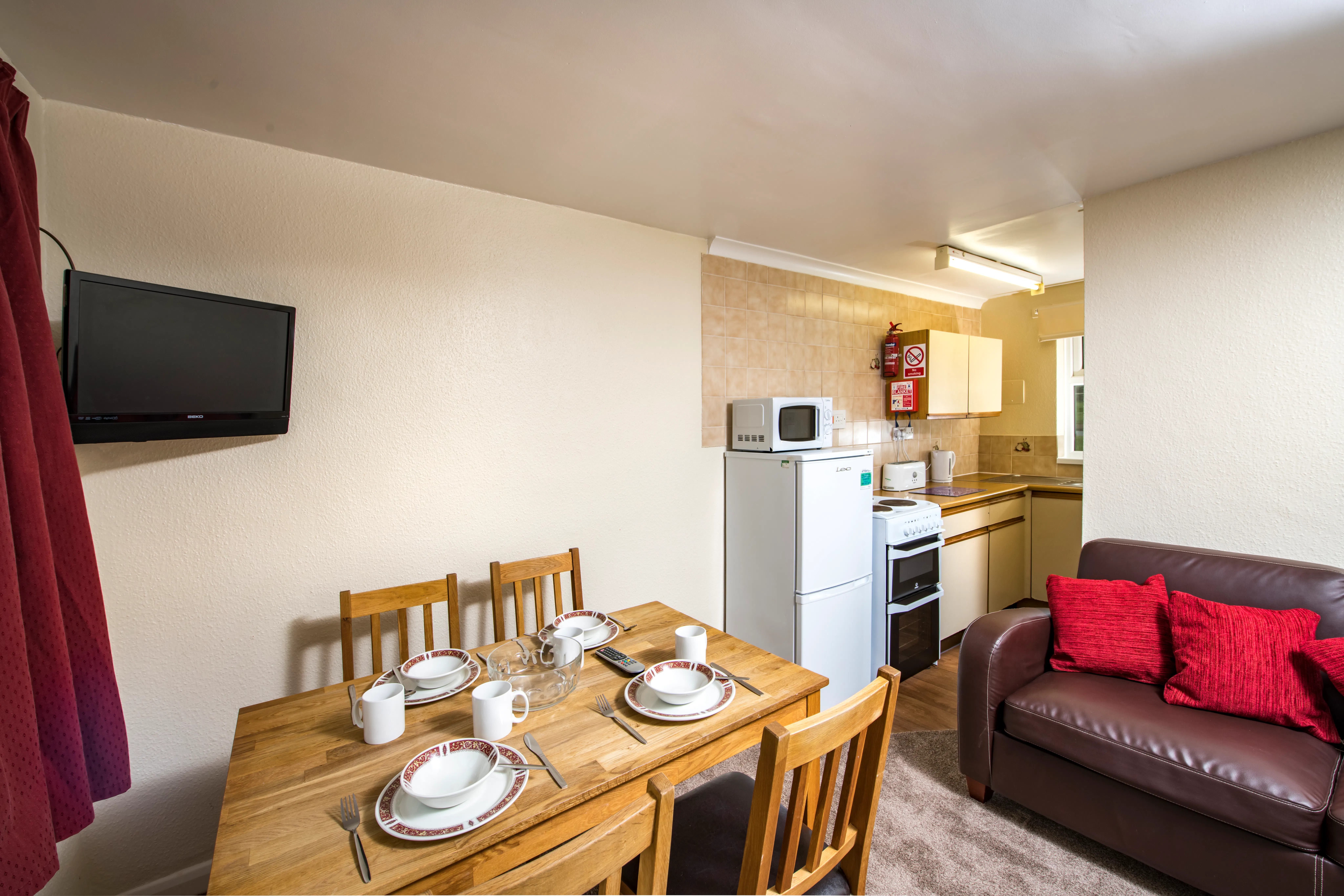 Dining Area ¦ 2 bedroom bronze apartment