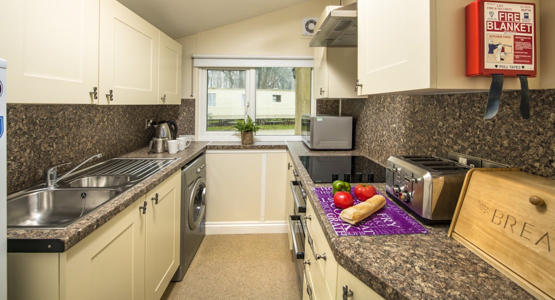Kitchen ¦ 4 Bedroom Silver Bungalow