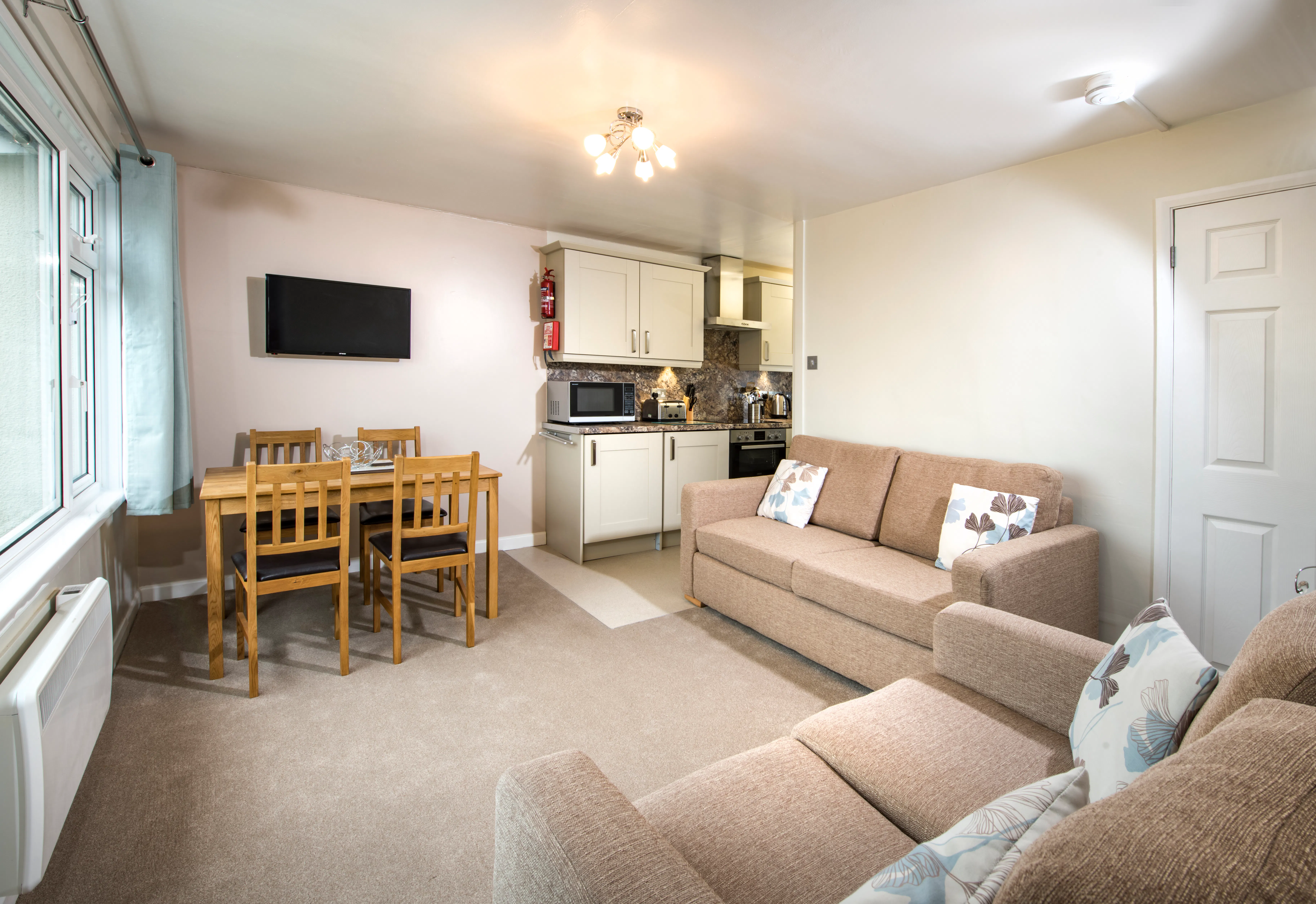 Lounge 2 Bedroom Gold Apartment Pet