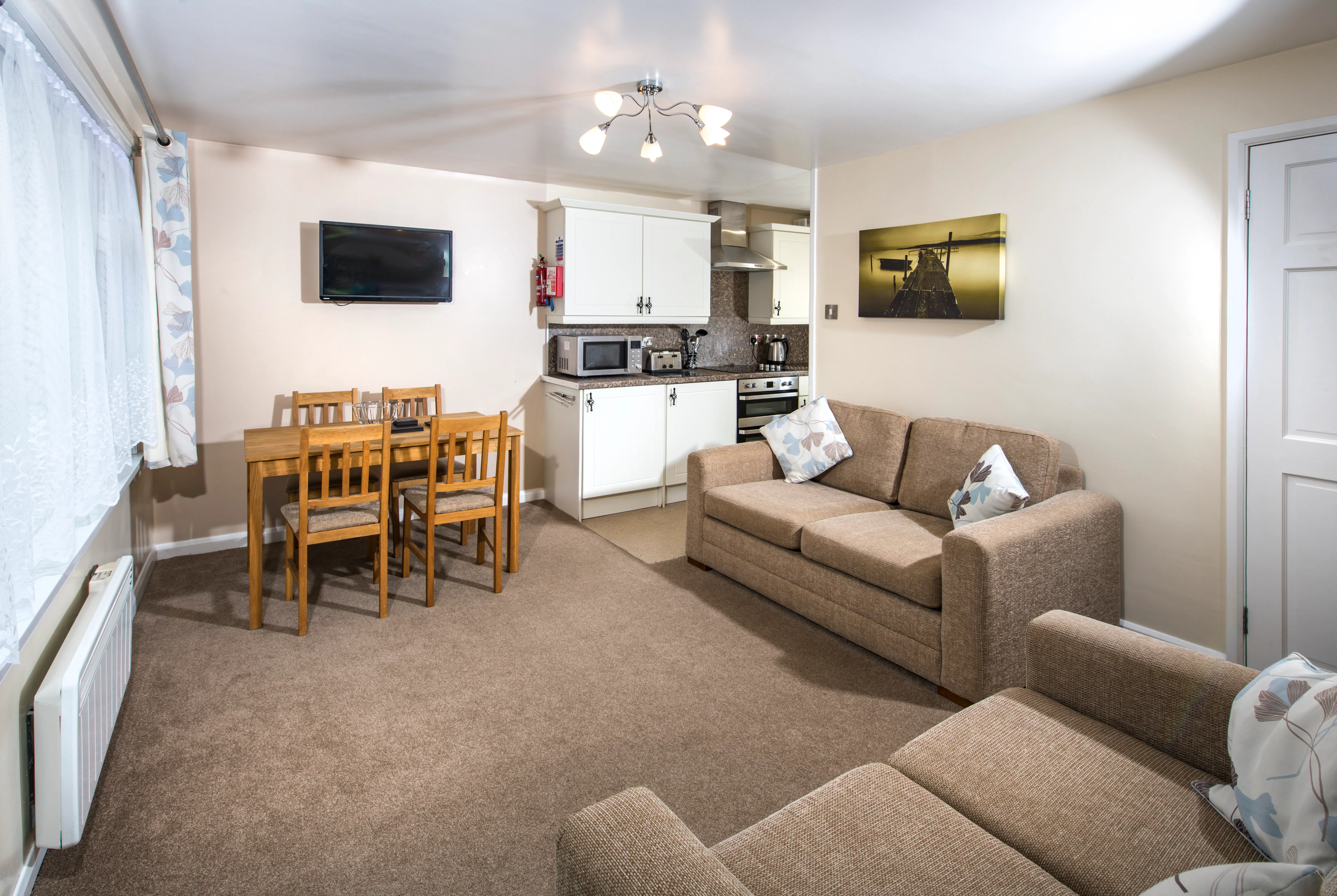 Lounge ¦ 2 bed silver apartment pet
