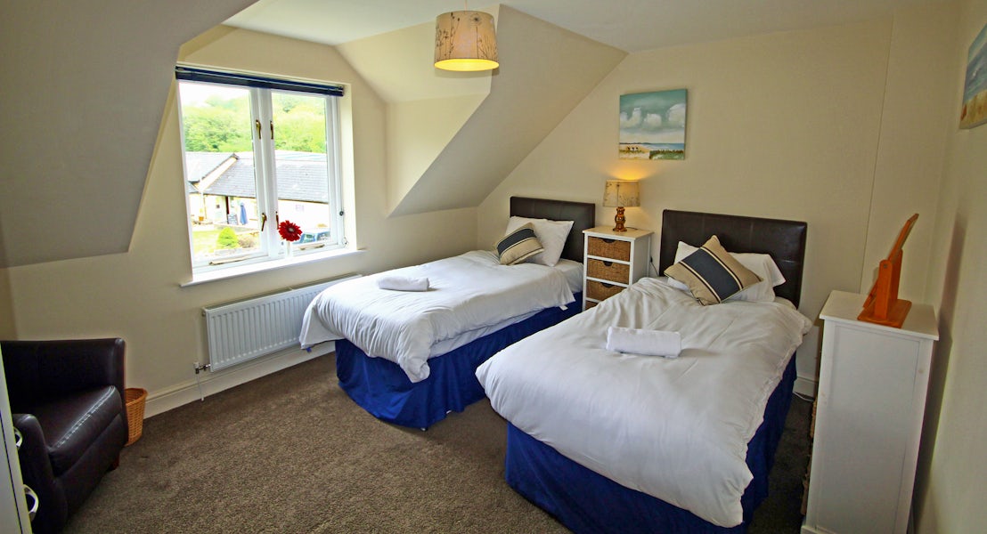 Twin room ¦ Smugglers Cottage