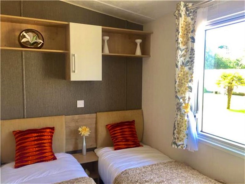 Twin bedroom ¦ 2 Bed Silver Caravan Plus