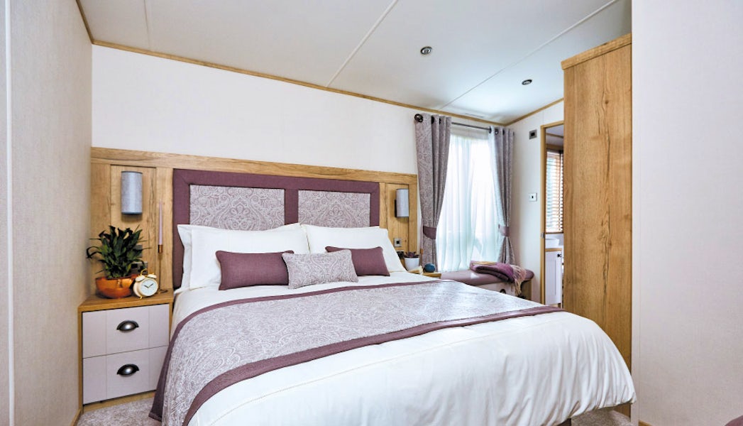 Bedroom ¦ 2 Bedroom Gold Plus Caravan Lodge