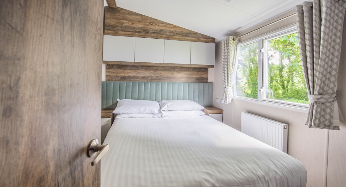 Master bedroom ¦ 3 Bed Platinum Caravan