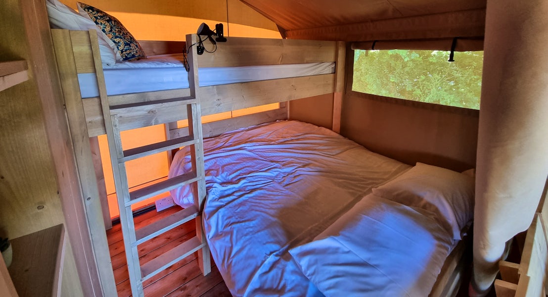 Trip room ¦ Safari Tent 5