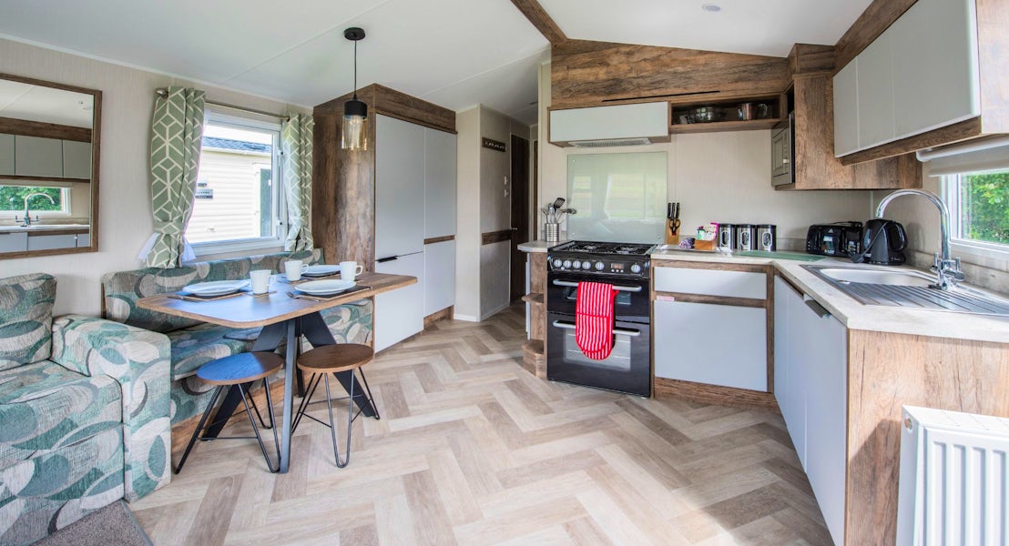 Kitchen ¦ Platinum Caravan