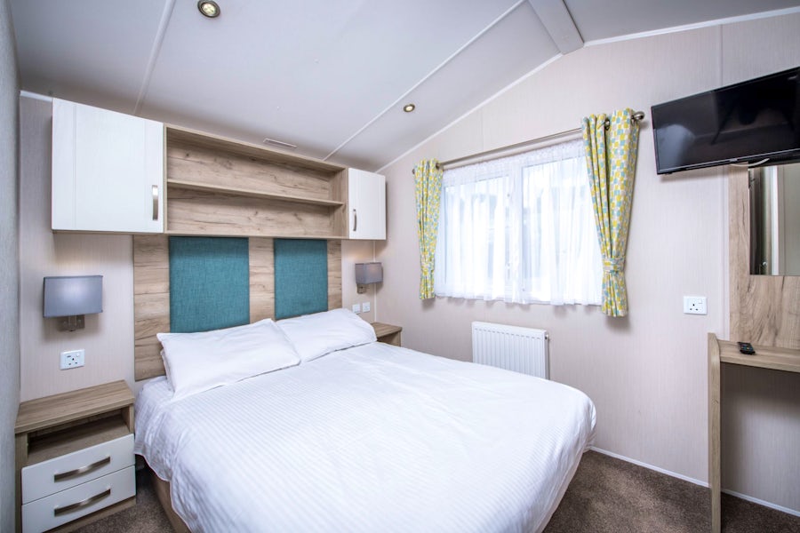 Double Bedroom | 3 Bed gold caravan