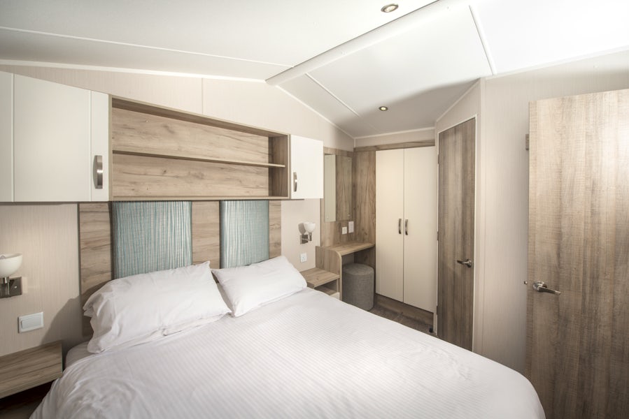 Double Bedroom | Silver Caravan