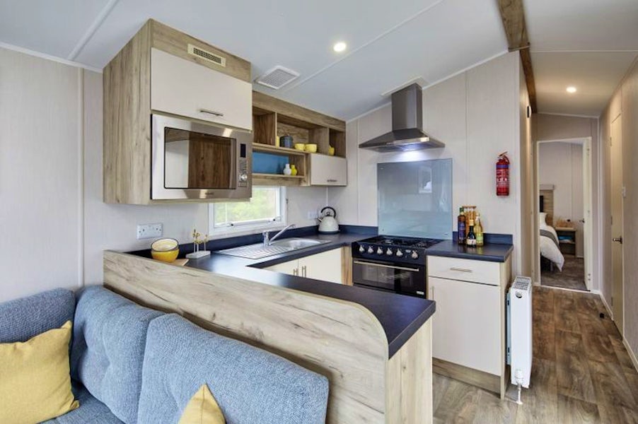 Kitchen ¦ 2 Bedroom Platinum Caravan