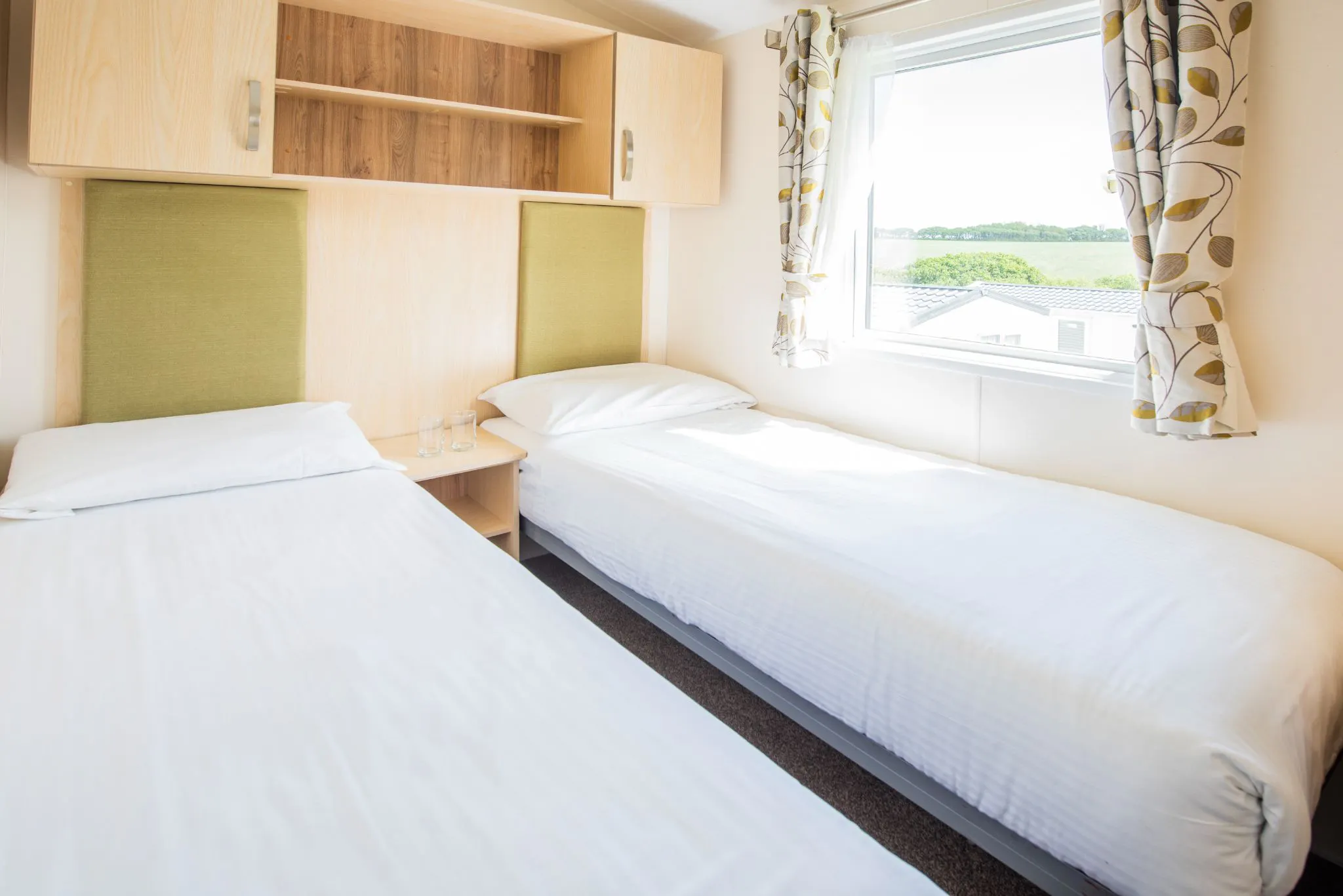 Twin Bedroom | 3 Bedroom Bronze Caravan Pet