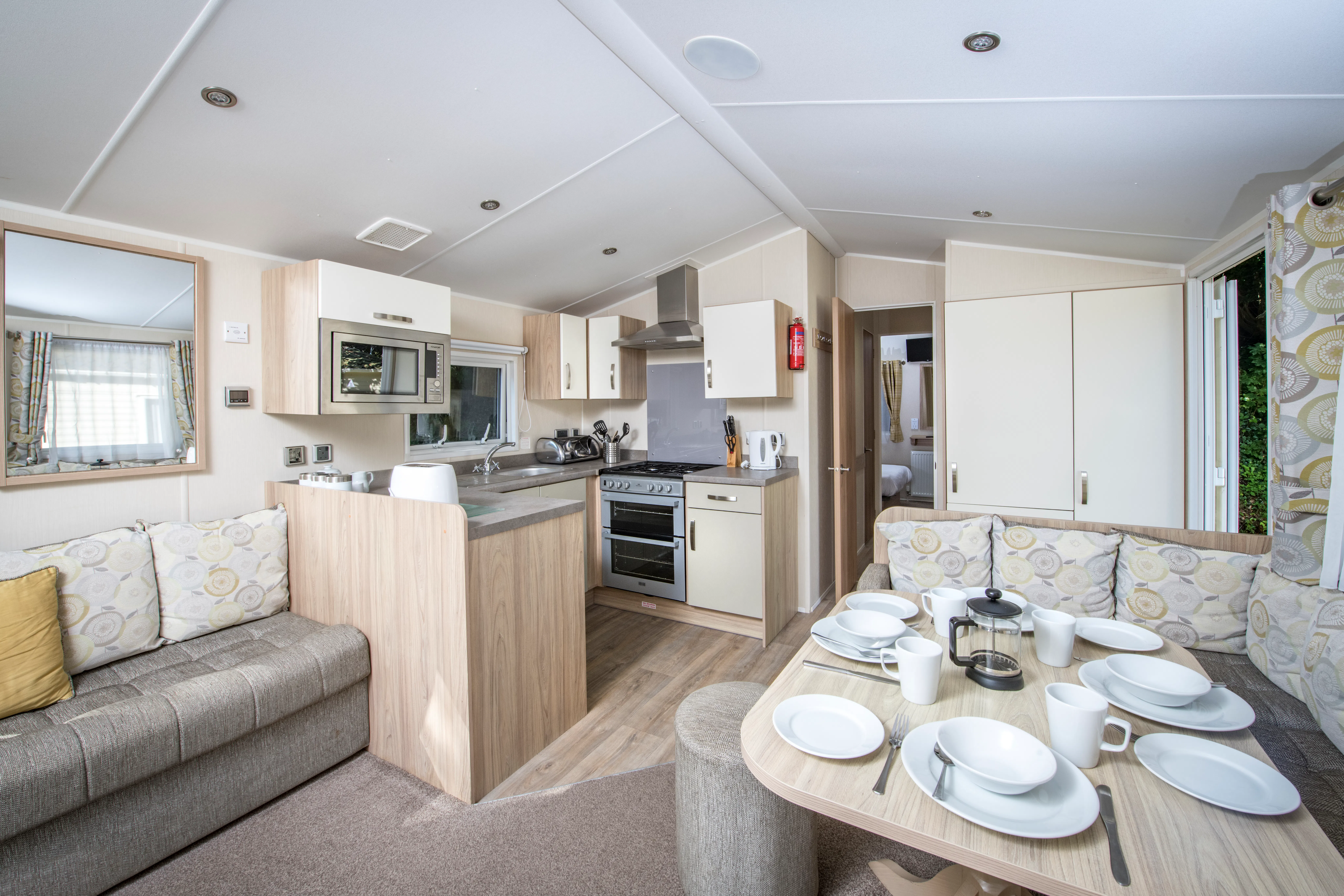 Lounge | Kitchen | 3 bed silver caravan