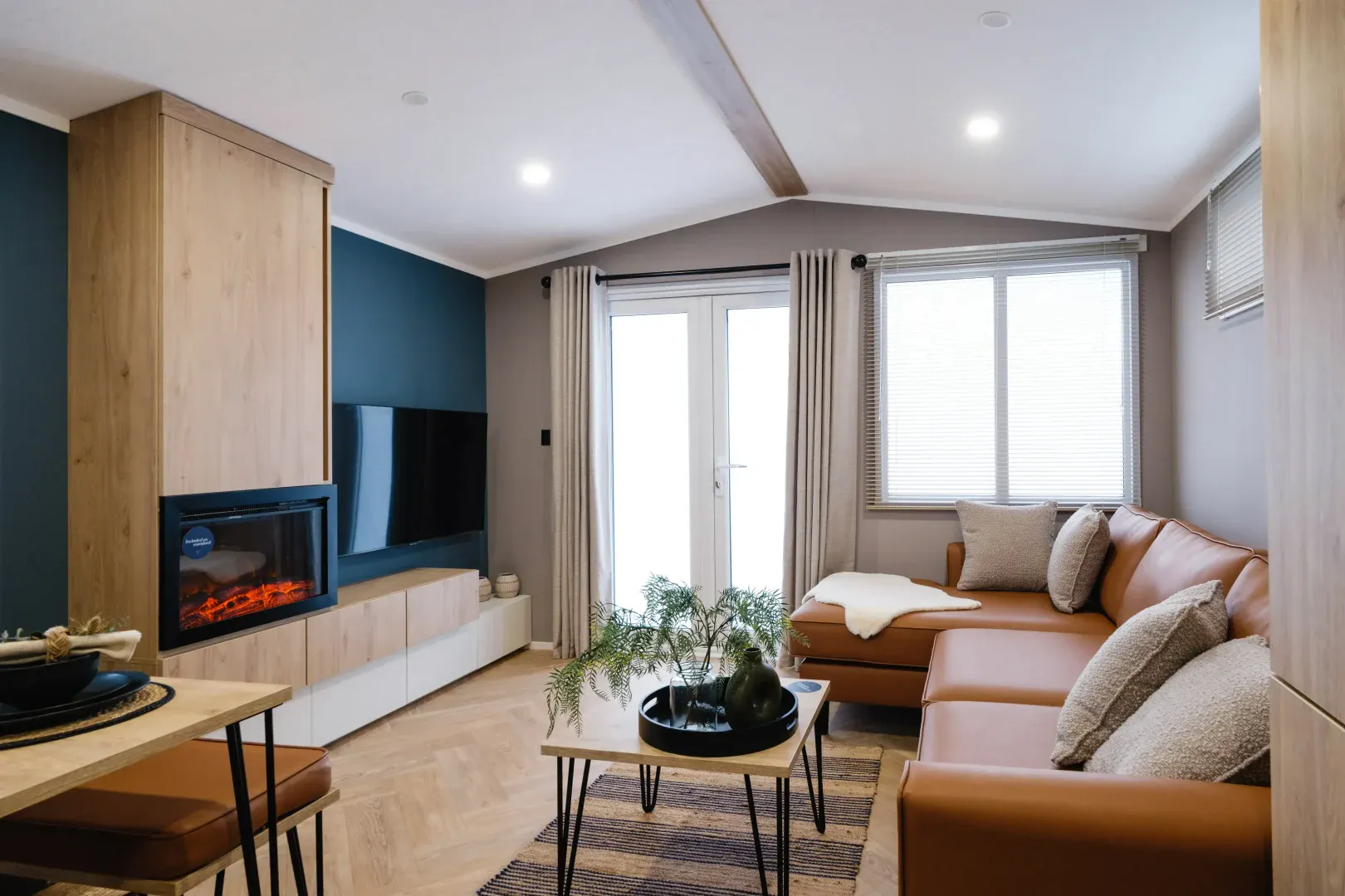 2 Bedroom platinum hot tub caravan lodge 4