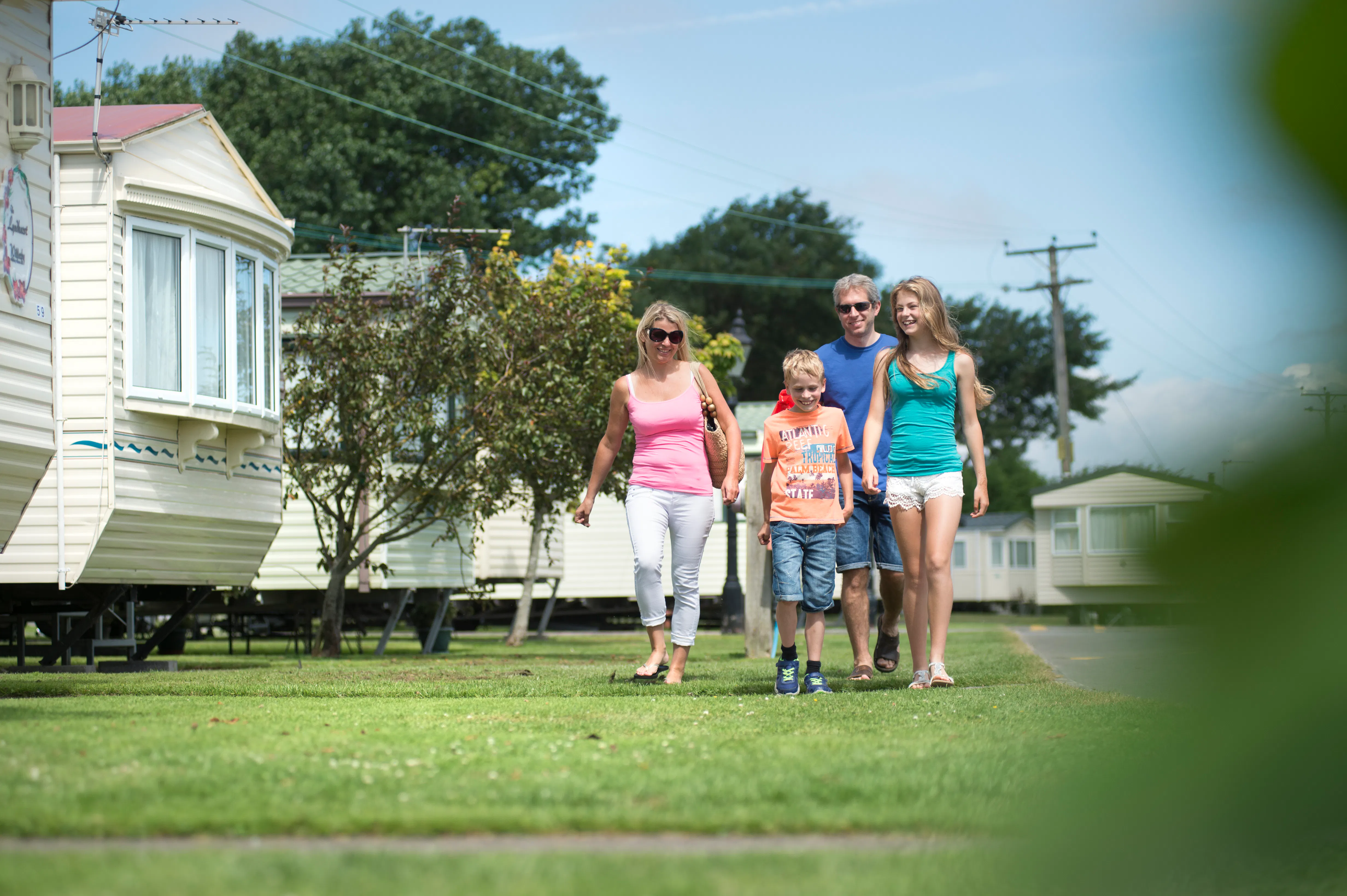 Exterior ¦ 2 bed value 10' caravan