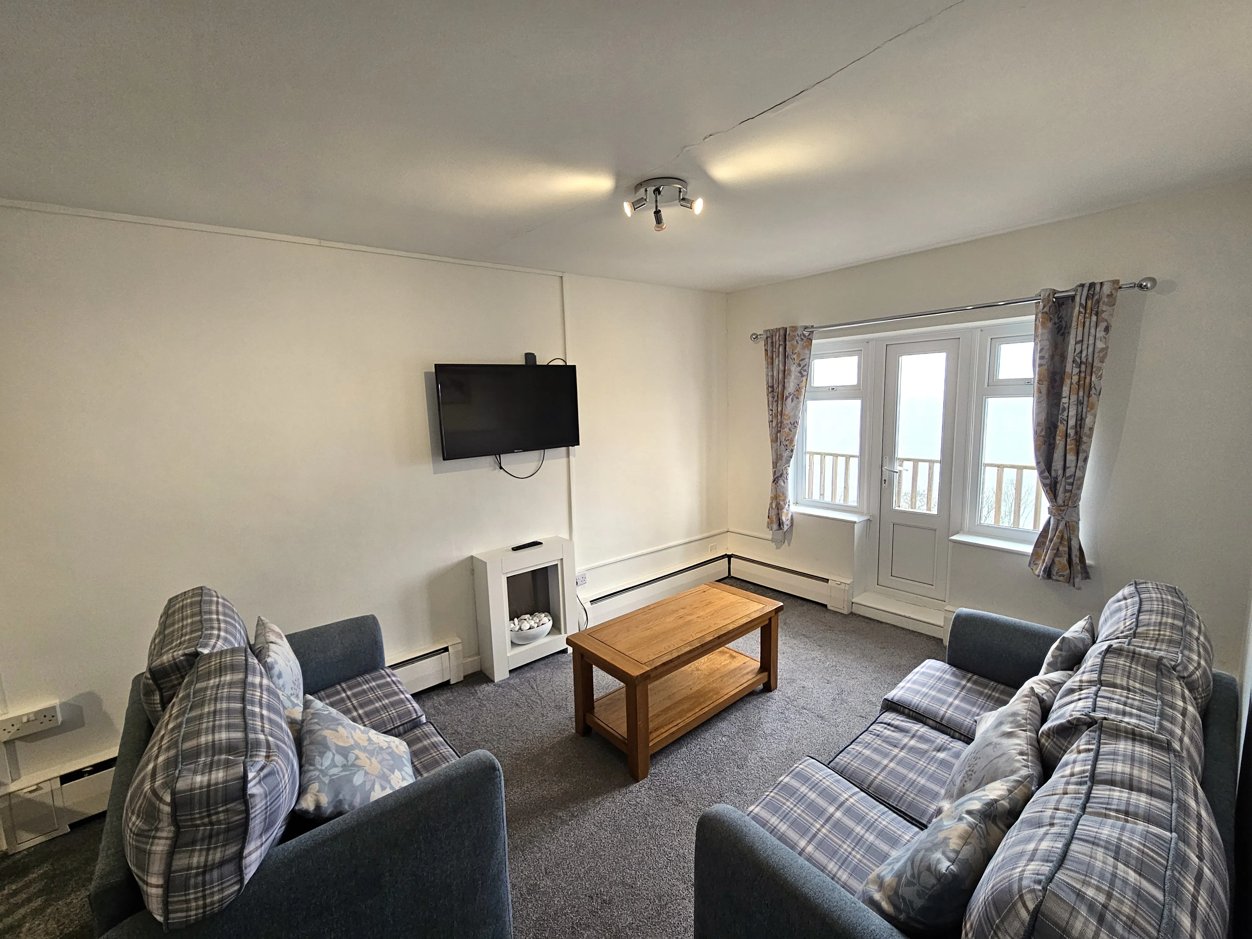 2 bed gold apartment ¦ Sandaway Beach