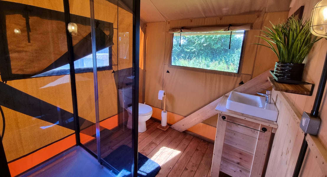 Bathroom ¦ Luxury Safari Tent