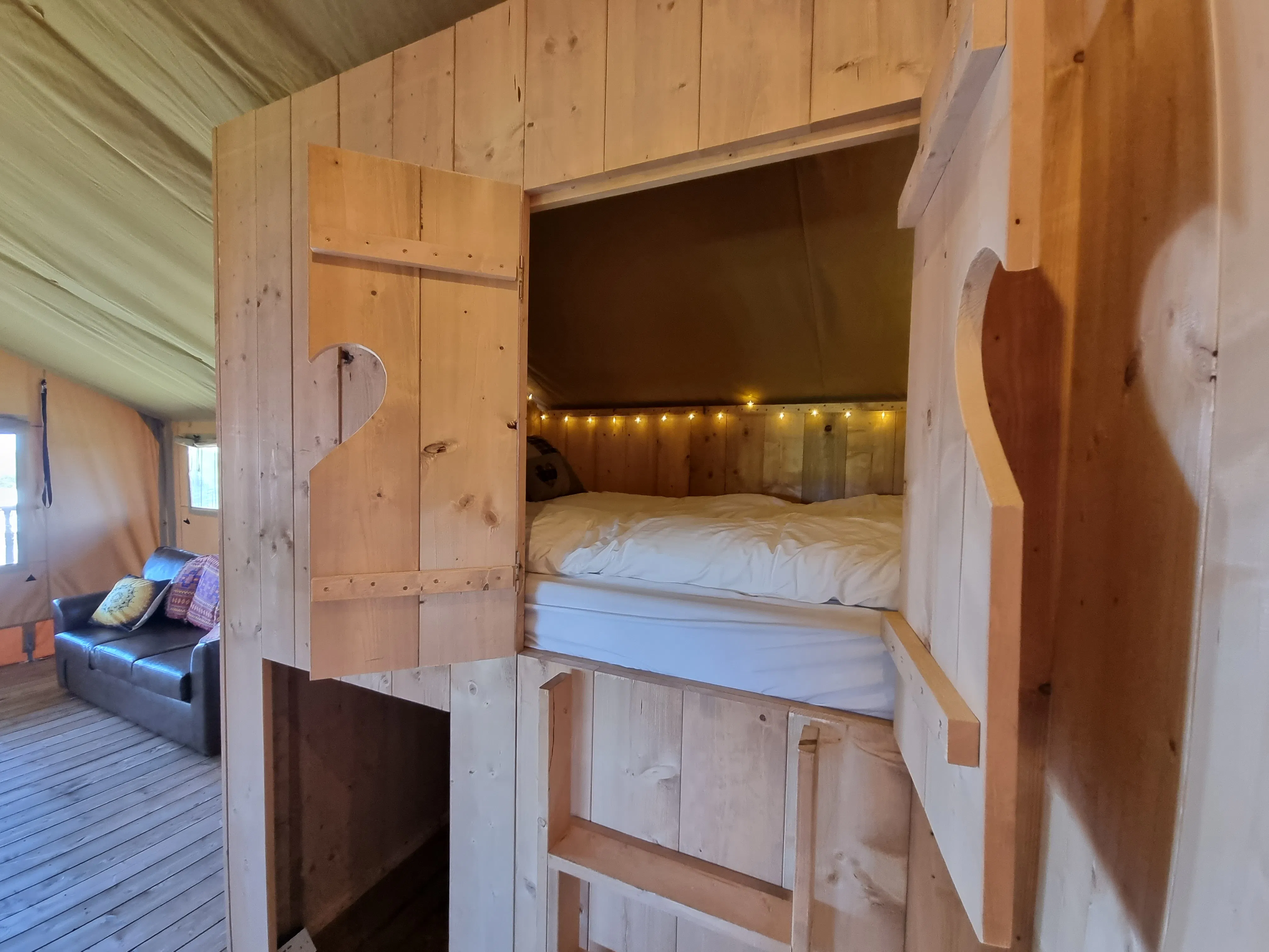 Cabin Bed ¦ Luxury Safari Tent