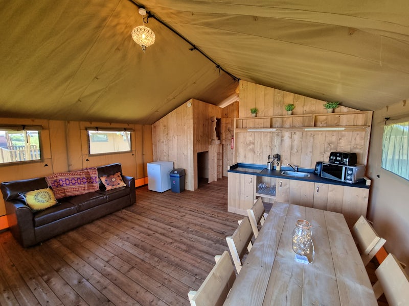 Dining Area ¦ Luxury Safari Tent