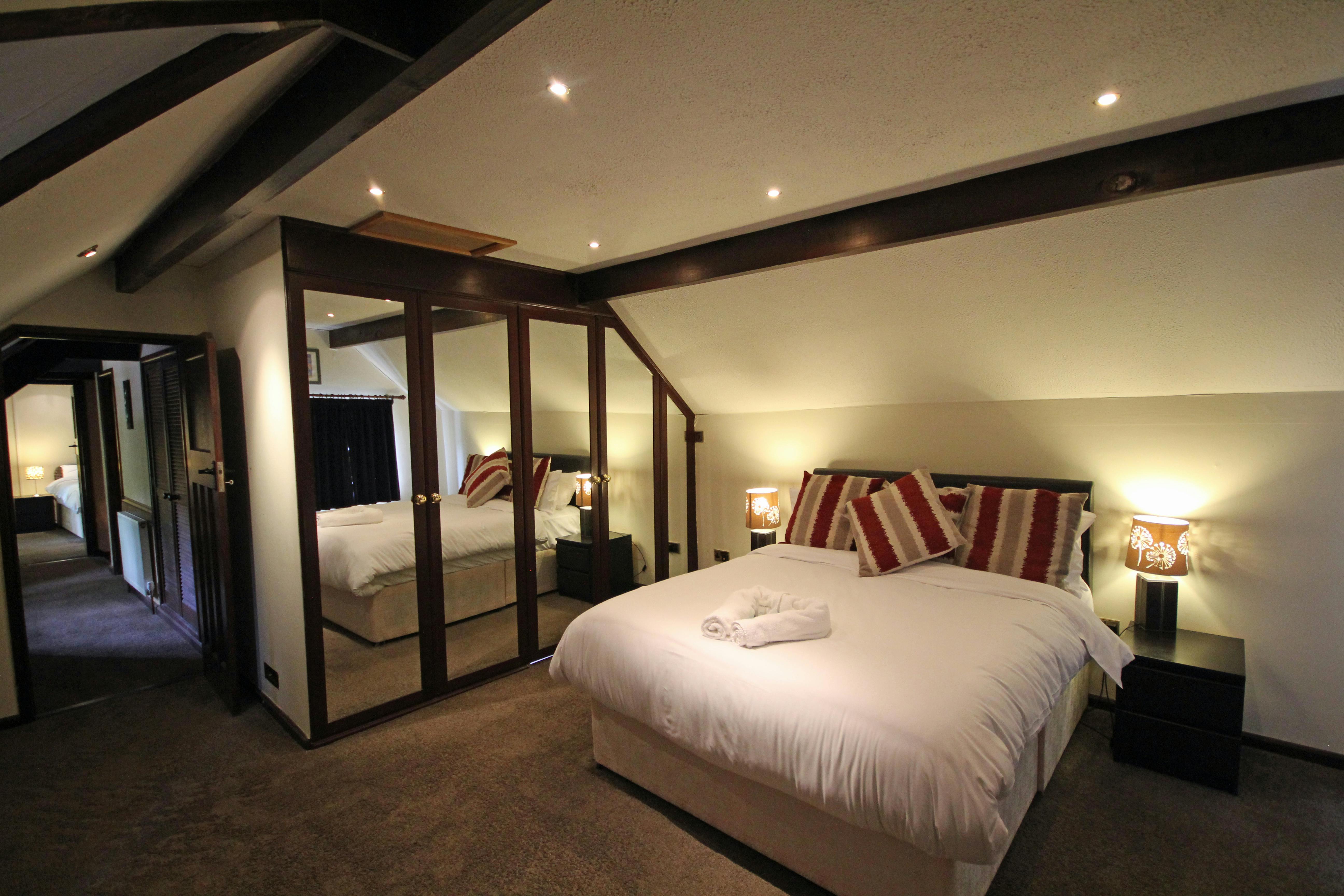 Master bedroom ¦ Old Millers Cottage