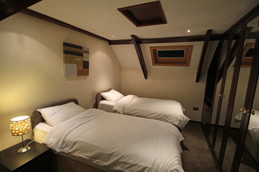 Twin room ¦ Old Millers Cottage