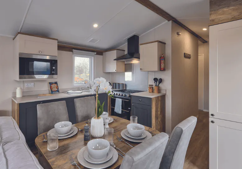 Kitchen diner ¦ Luxury Caravan in Somerset