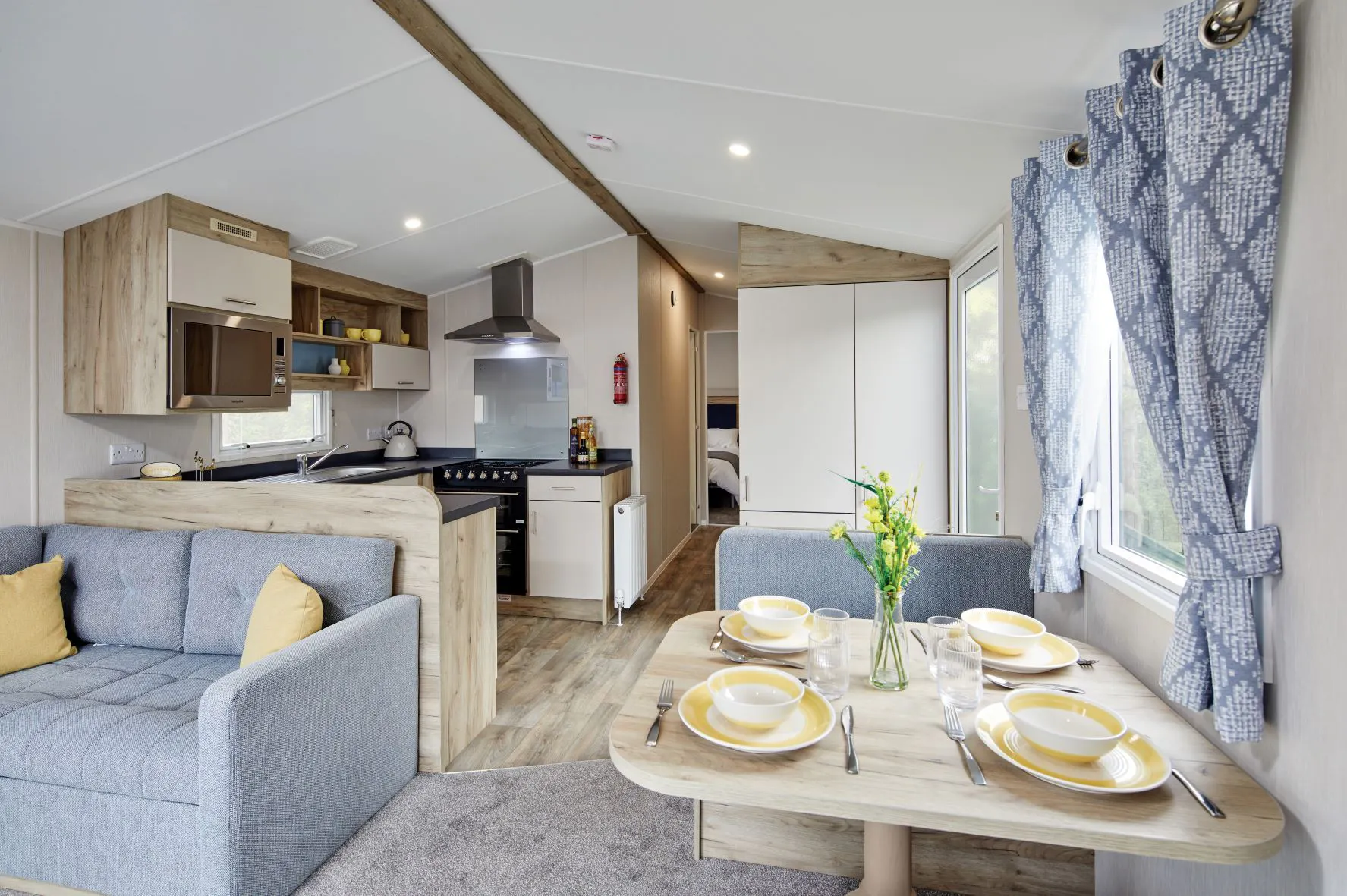 Dining area ¦ Gold Plus Caravan Holiday