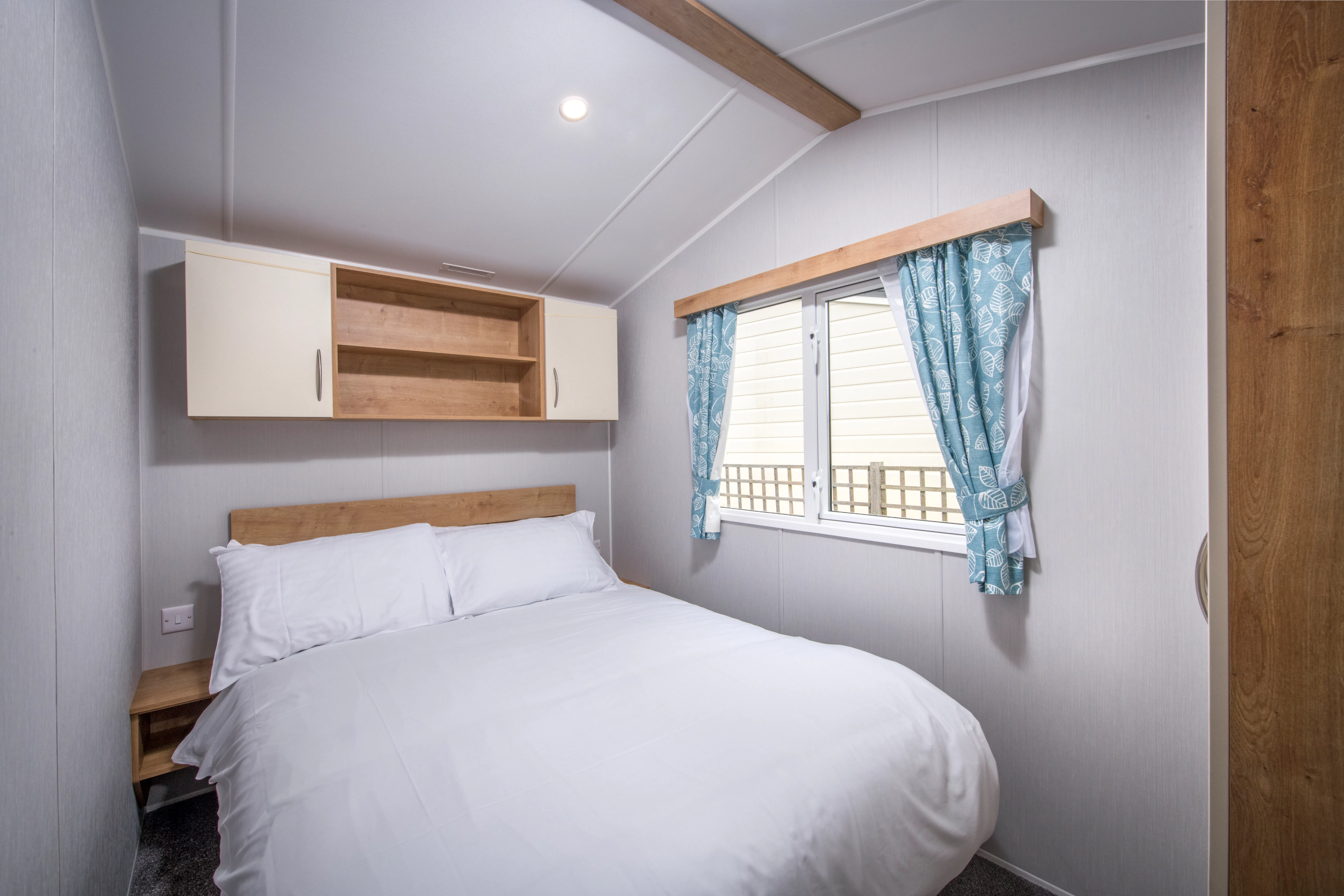 Double room 3 Bed Gold 10' Caravan in Somerset
