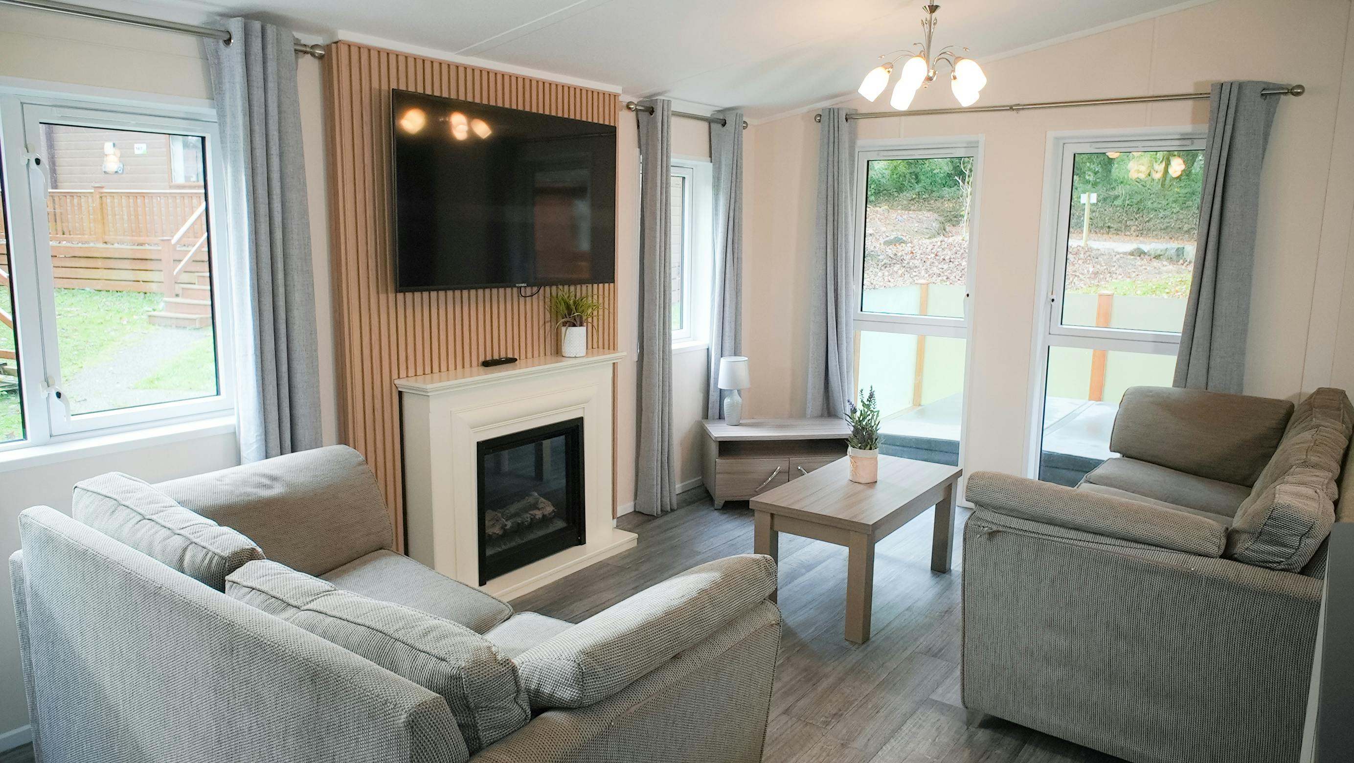 3 Bedroom Platinum Hot Tub Lodge Pet