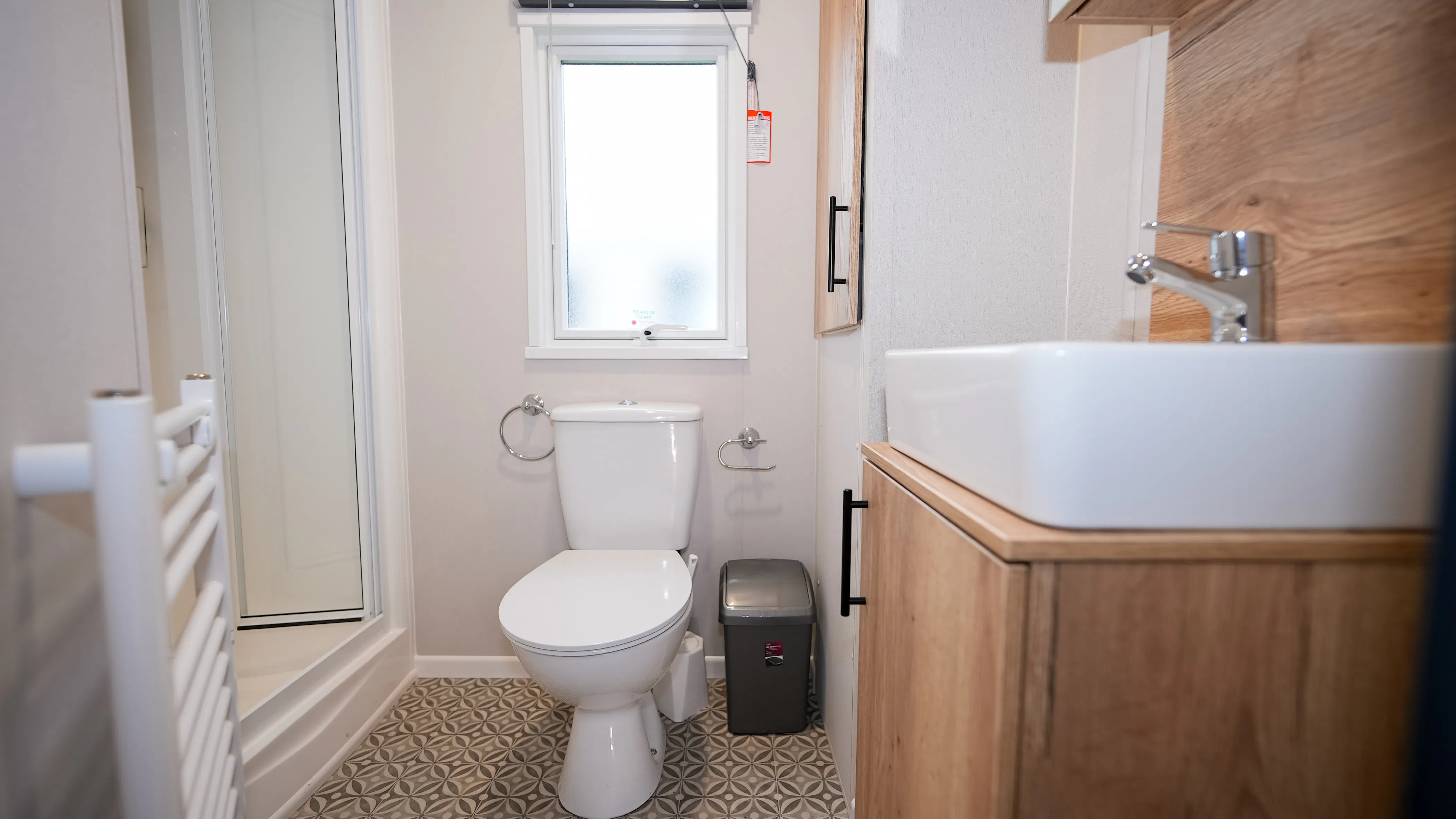 Bathroom ¦ 3 Bed Platinum Plus caravan in Brean