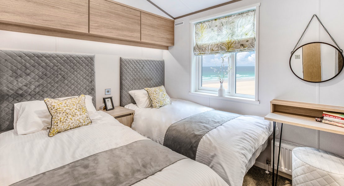 Twin bedroom