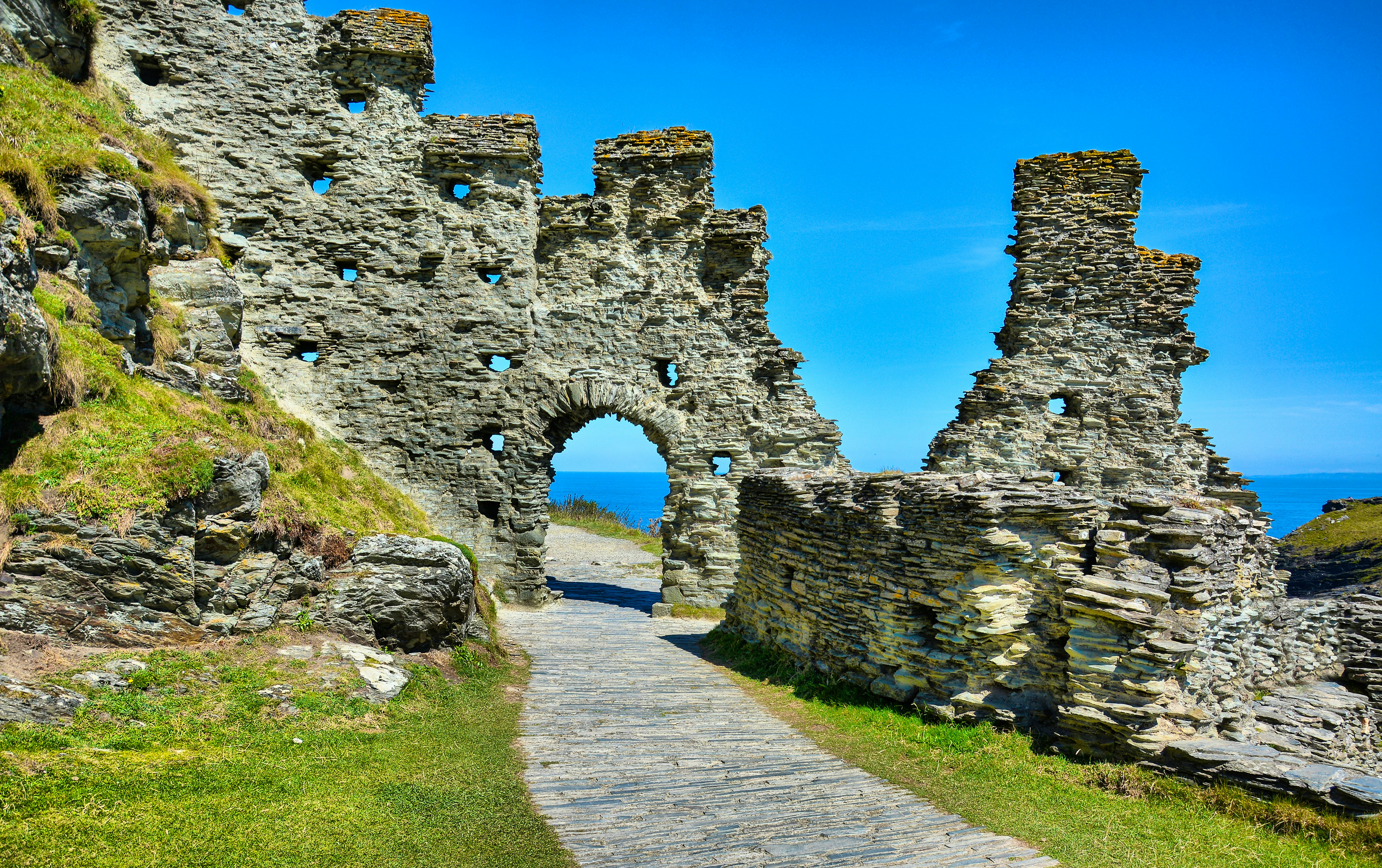 castles to visit in Cornwall, Devon and Somerset. Family holidays. Lodge holidays.