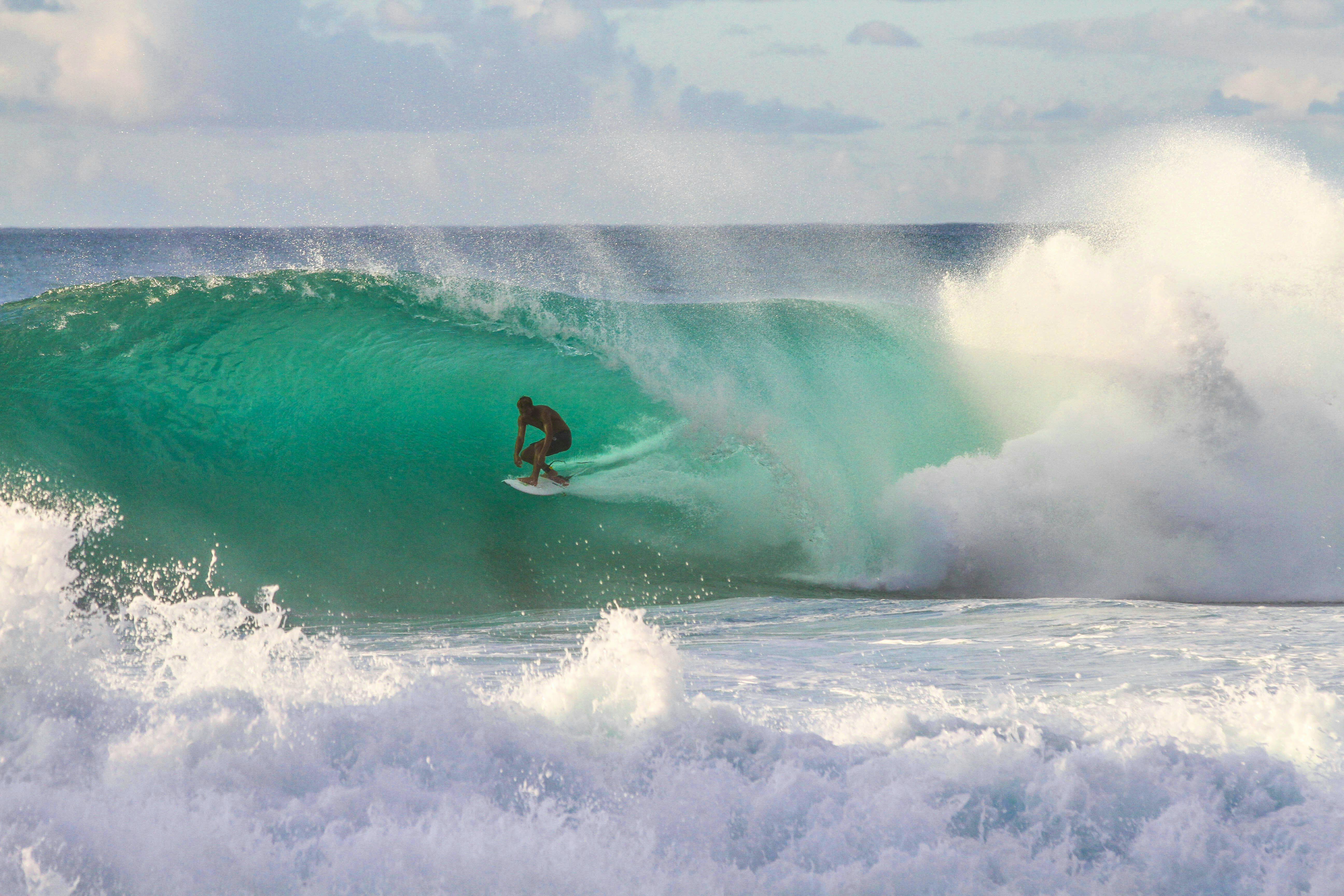 Best surfing beaches in Cornwall. Caravan holidays Cornwall. Surfing holiday Cornwall.