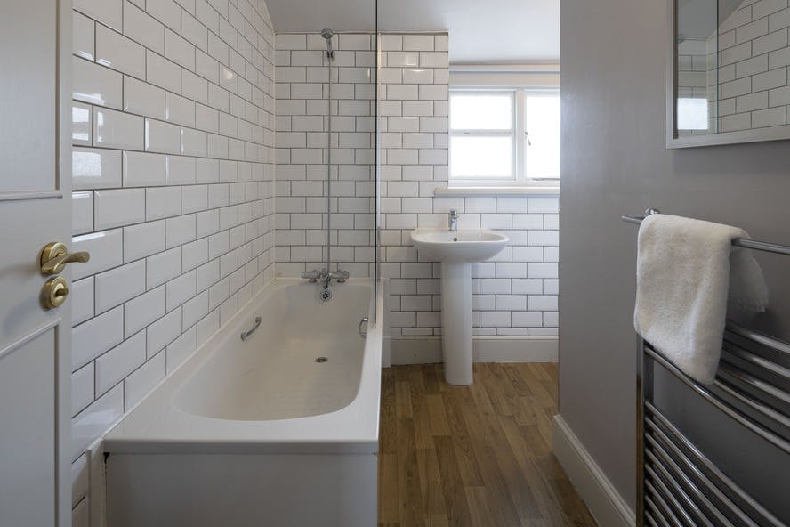 Lundy Cottage | Bathroom