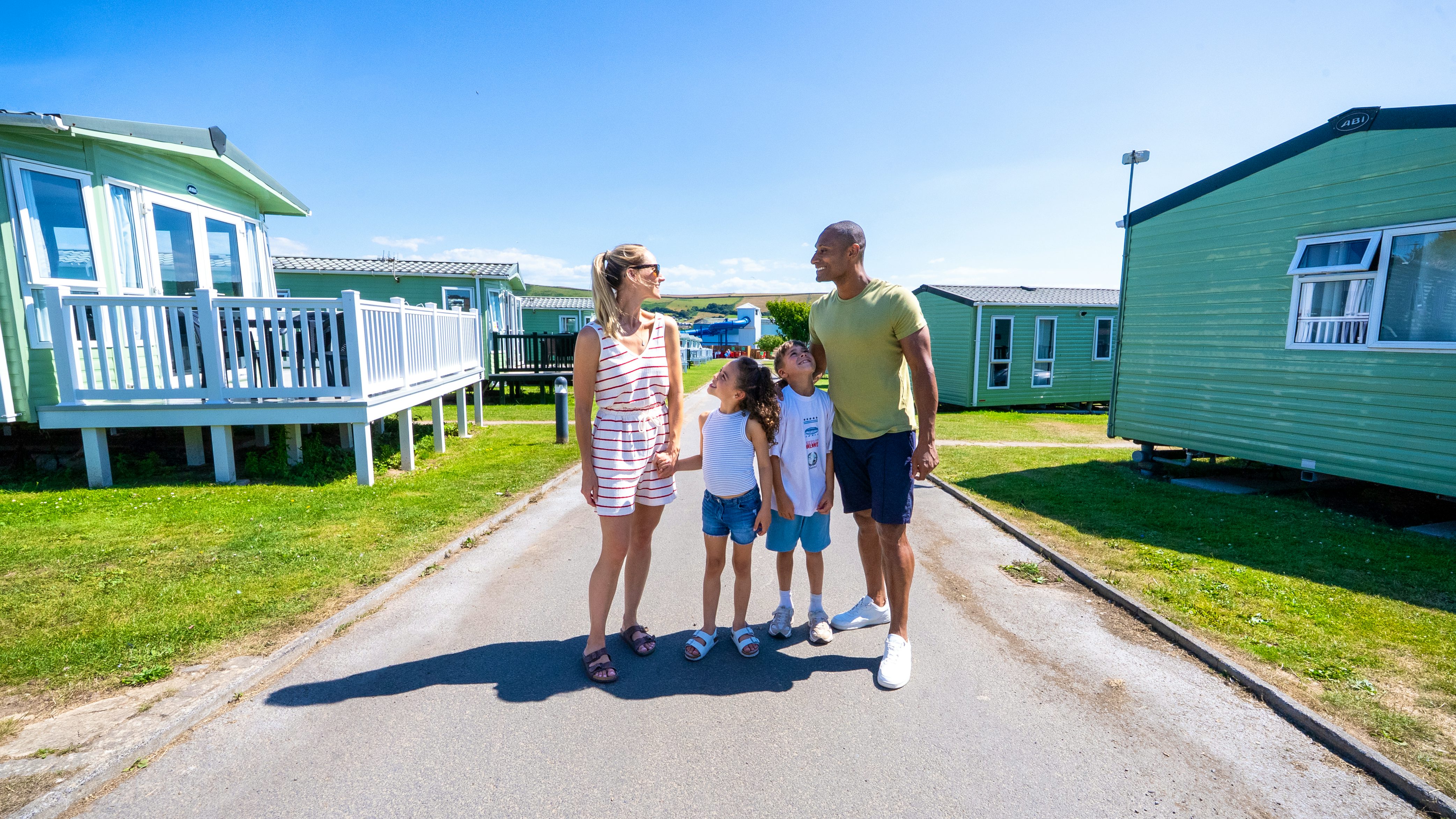 Family holidays. Budget holiday. Lodge break. Caravan park.