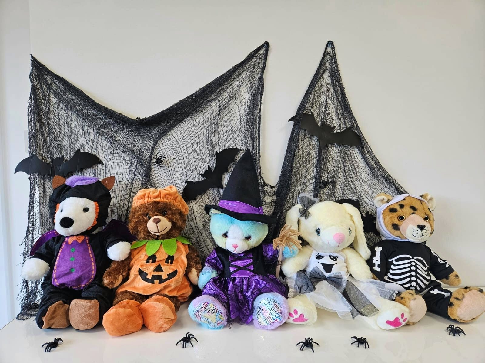 Halloween breaks. October half term. Family holidays in the UK. Caravan parks. Dog-friendly. Hot tub holidays.