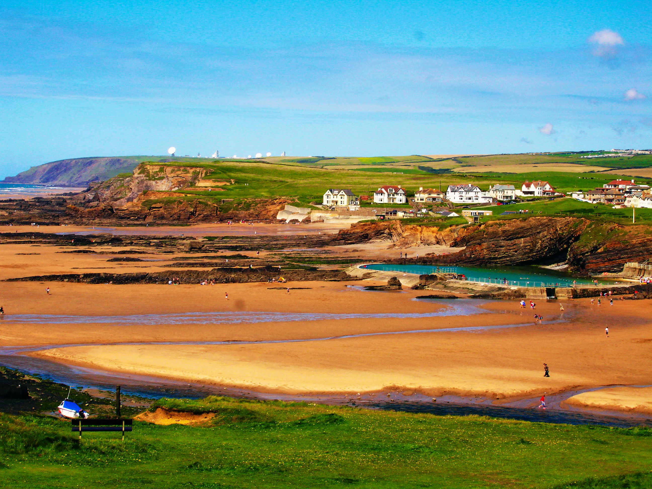 Bude sea pool. Lappa Valley. Widemouth Bay. Dog-friendly holidays. Bodmin Jail.